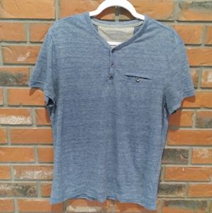 Banana Republic vintage tee style 3 button crew neck t-shirt in blue with linen